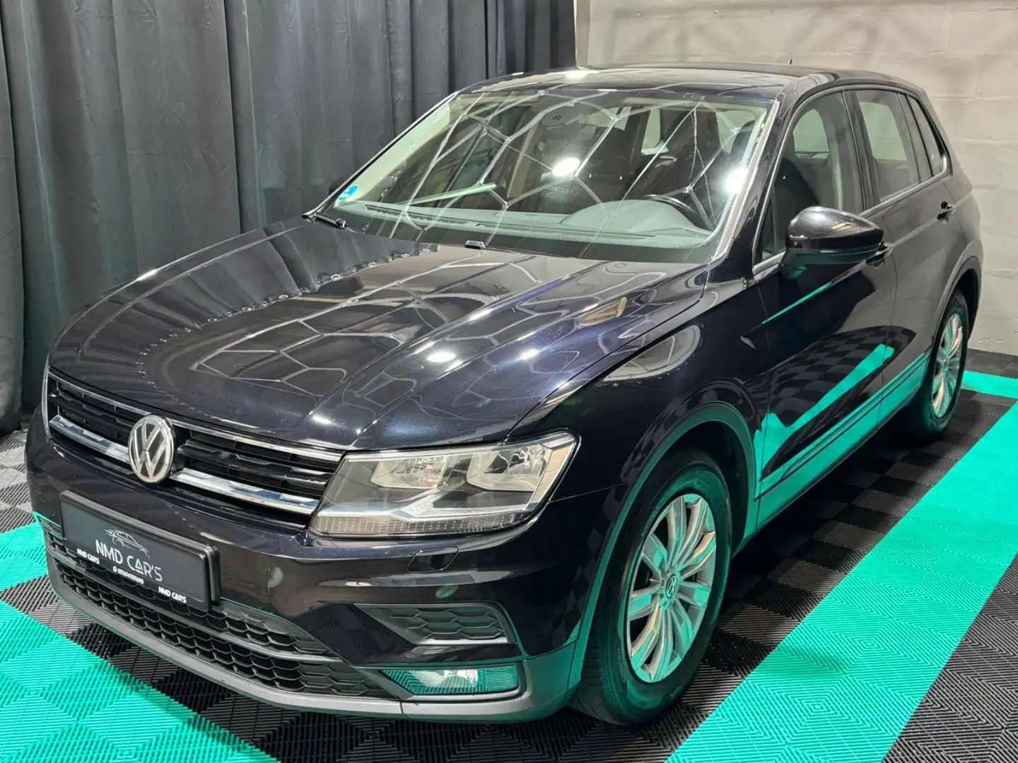 Volkswagen Tiguan Trendline BMT/Start-Stopp AUTOMATIK/1HAND Noir - 2