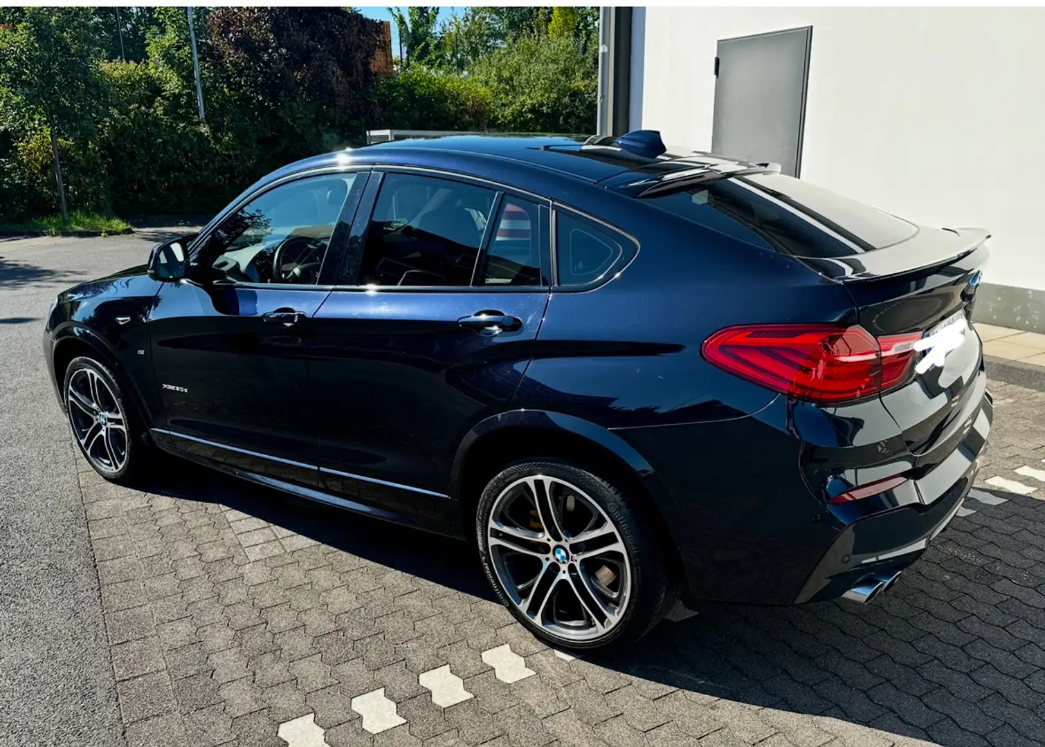 BMW X4 xDrive 30 d M-Sport HeadUp LED AHK 360° Kamera Schwarz - 1