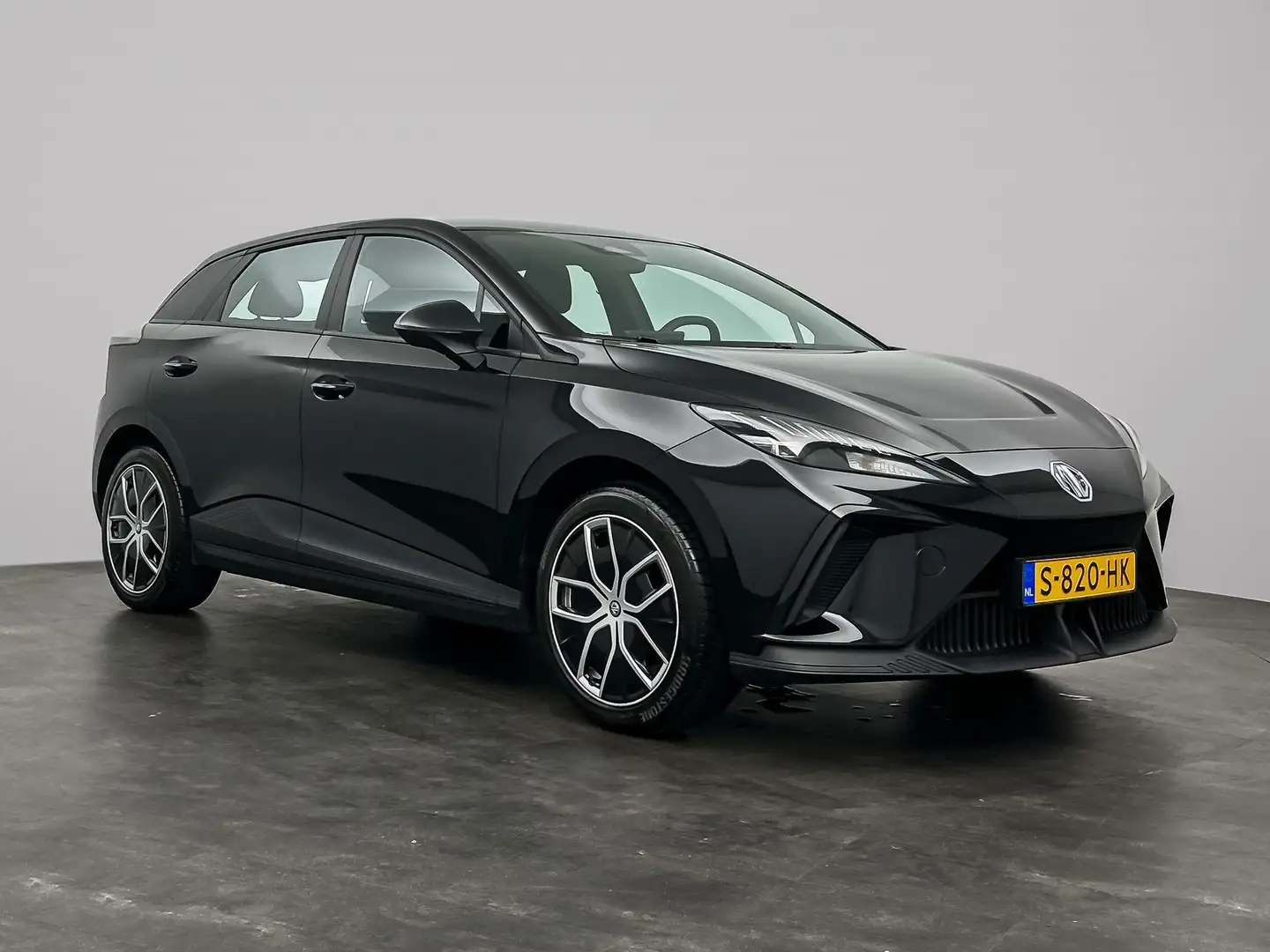 MG MG4 Electric Standard 51 kWh MG 4 Standard 51 kWh | 34 Schwarz - 2