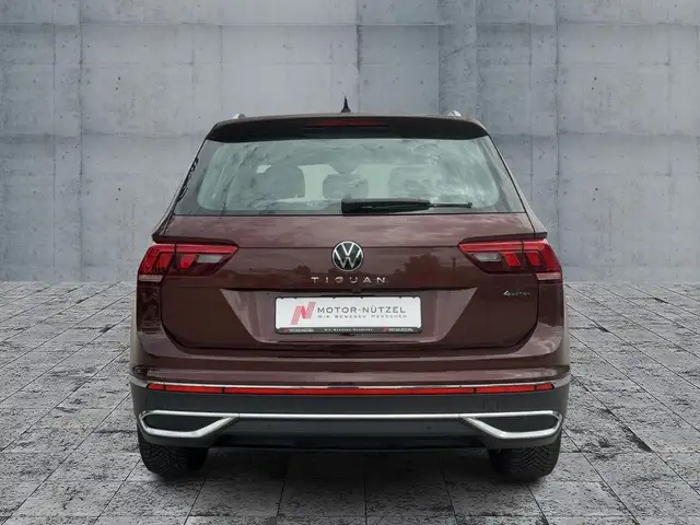 Volkswagen Tiguan view 5