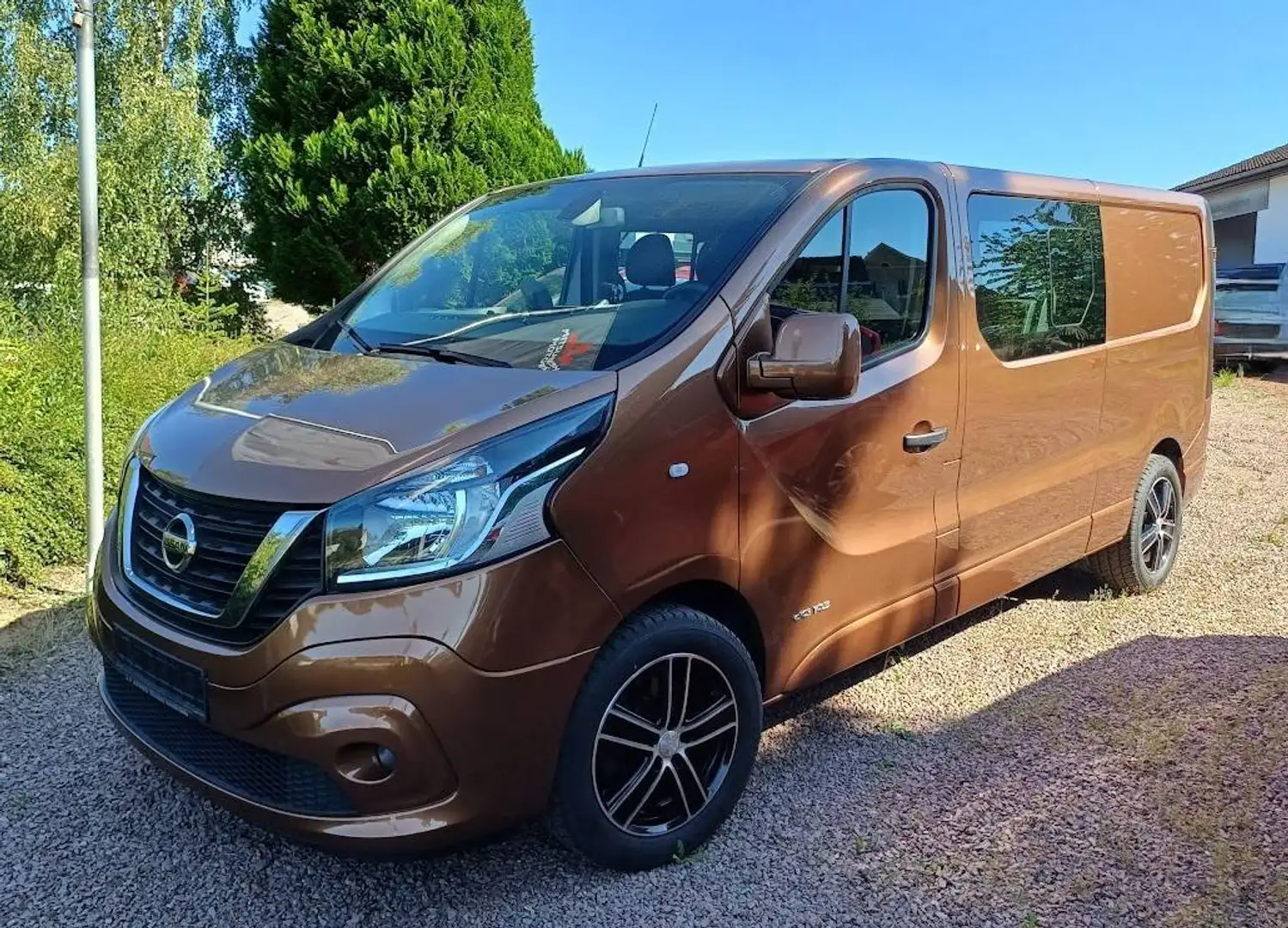 Nissan NV300 DoKa COMFORT 2H1 2,9t - Winterräder - 6 Sitze - Top gepflegt Braun - 2