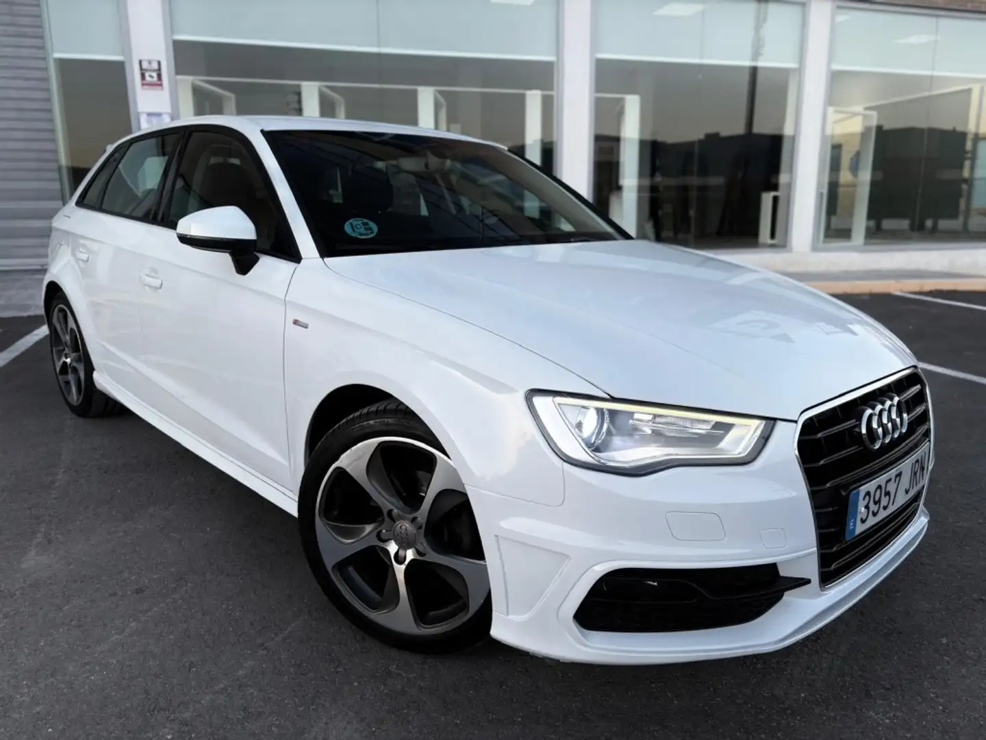 Audi A3 1.6TDI S Line Edition 85kW Blanco - 1