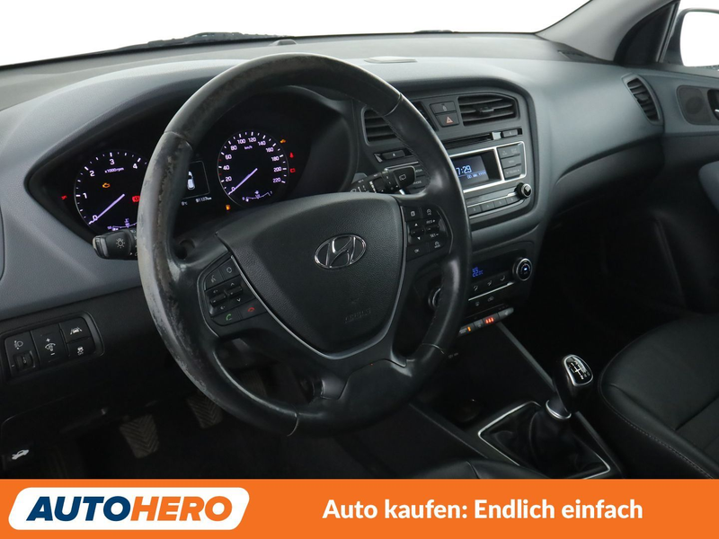 Hyundai i20 1.1 CRDi Style*PDC*SHZ*LHZ*TEMPO*KLIMA*GARANTIE* — photo 11