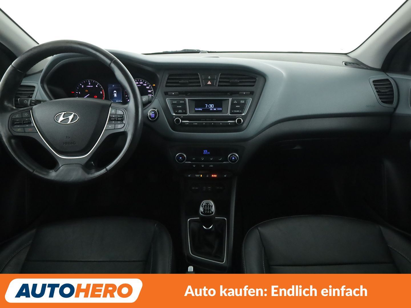 Hyundai i20 1.1 CRDi Style*PDC*SHZ*LHZ*TEMPO*KLIMA*GARANTIE* — photo 12