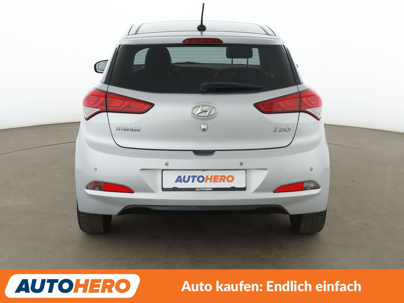 Hyundai i20 1.1 CRDi Style*PDC*SHZ*LHZ*TEMPO*KLIMA*GARANTIE* — photo 5