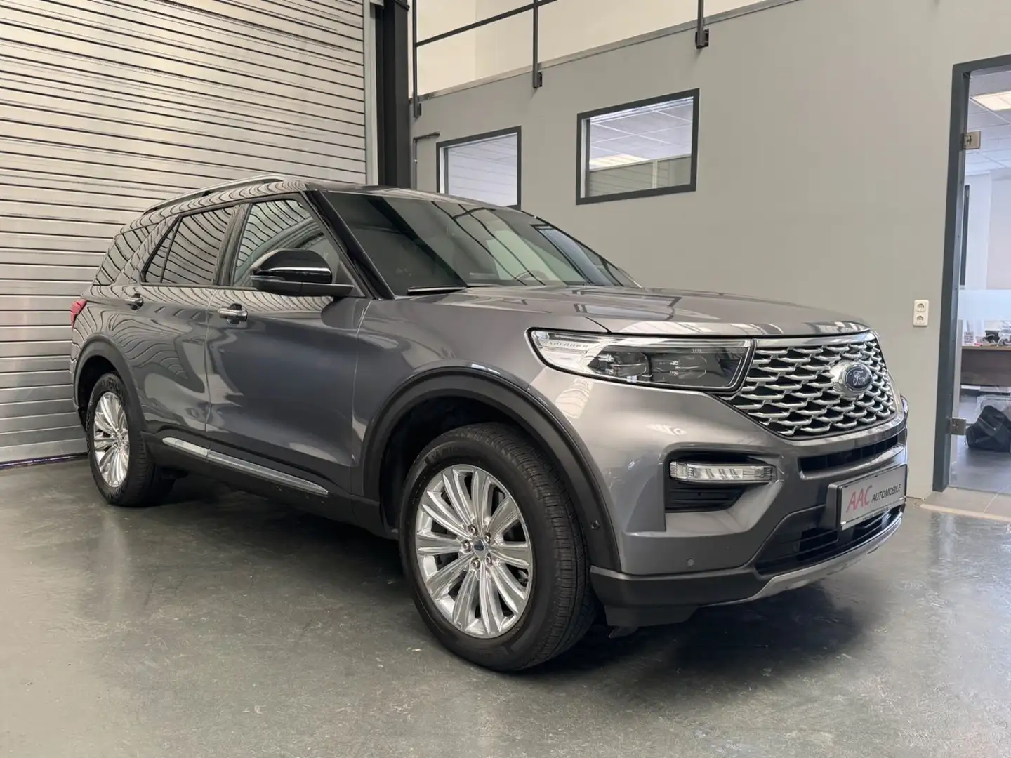 Ford Explorer 3,0 l EcoBoost PHEV 4x4 Platinum/7-Sitz Gris - 1