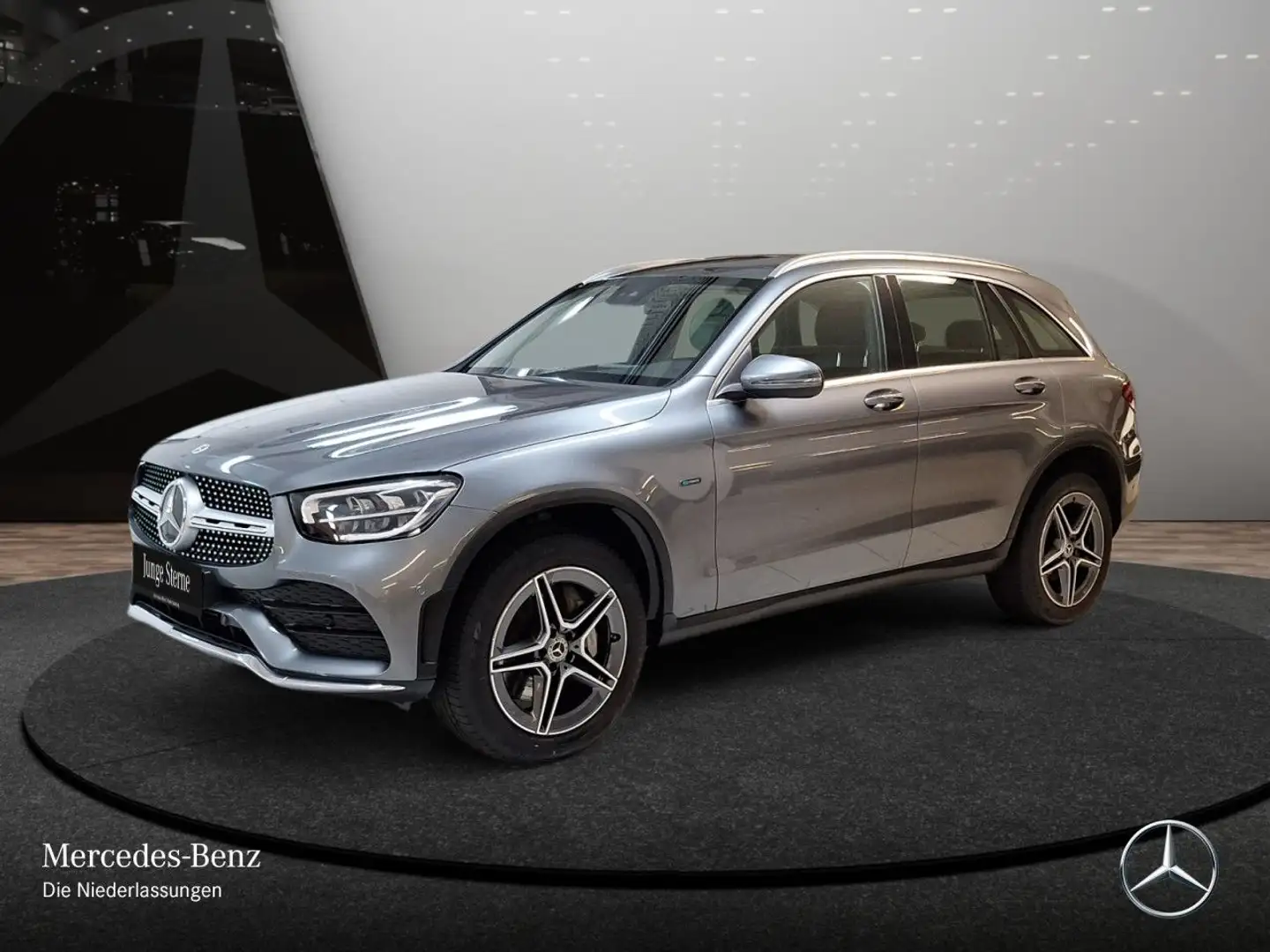 Mercedes-Benz GLC 300 e 4M AMG+AHK+LED+KAMERA+SPUR+TOTW+KEYLESS Grau - 2