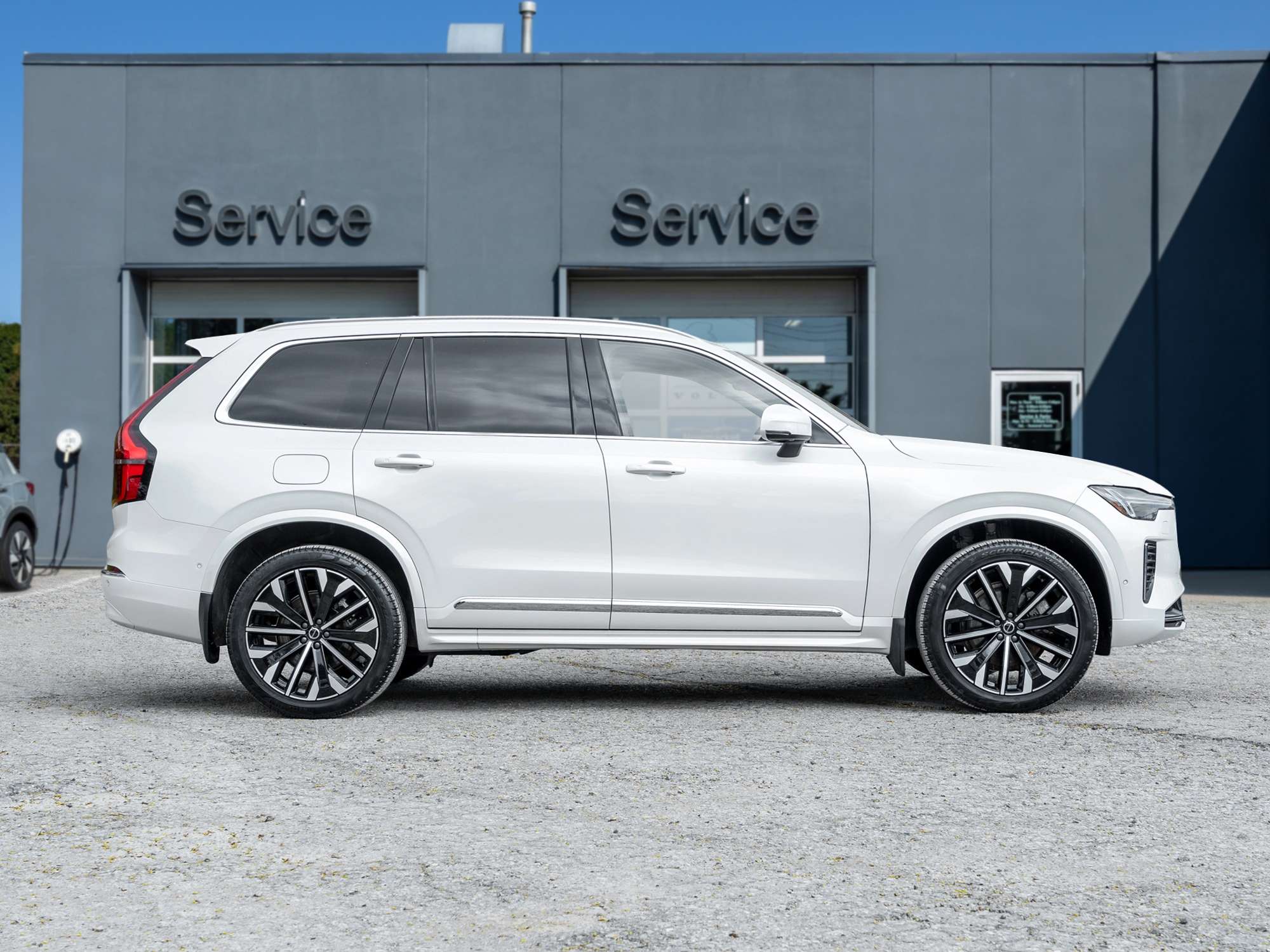 2026 Volvo XC90 B6 AWD PLUS 7-Seater |REAR CAMERA WASHER |2.99%* thumb 7