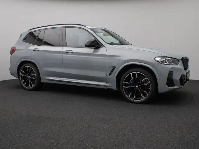 BMW X3 M view 4