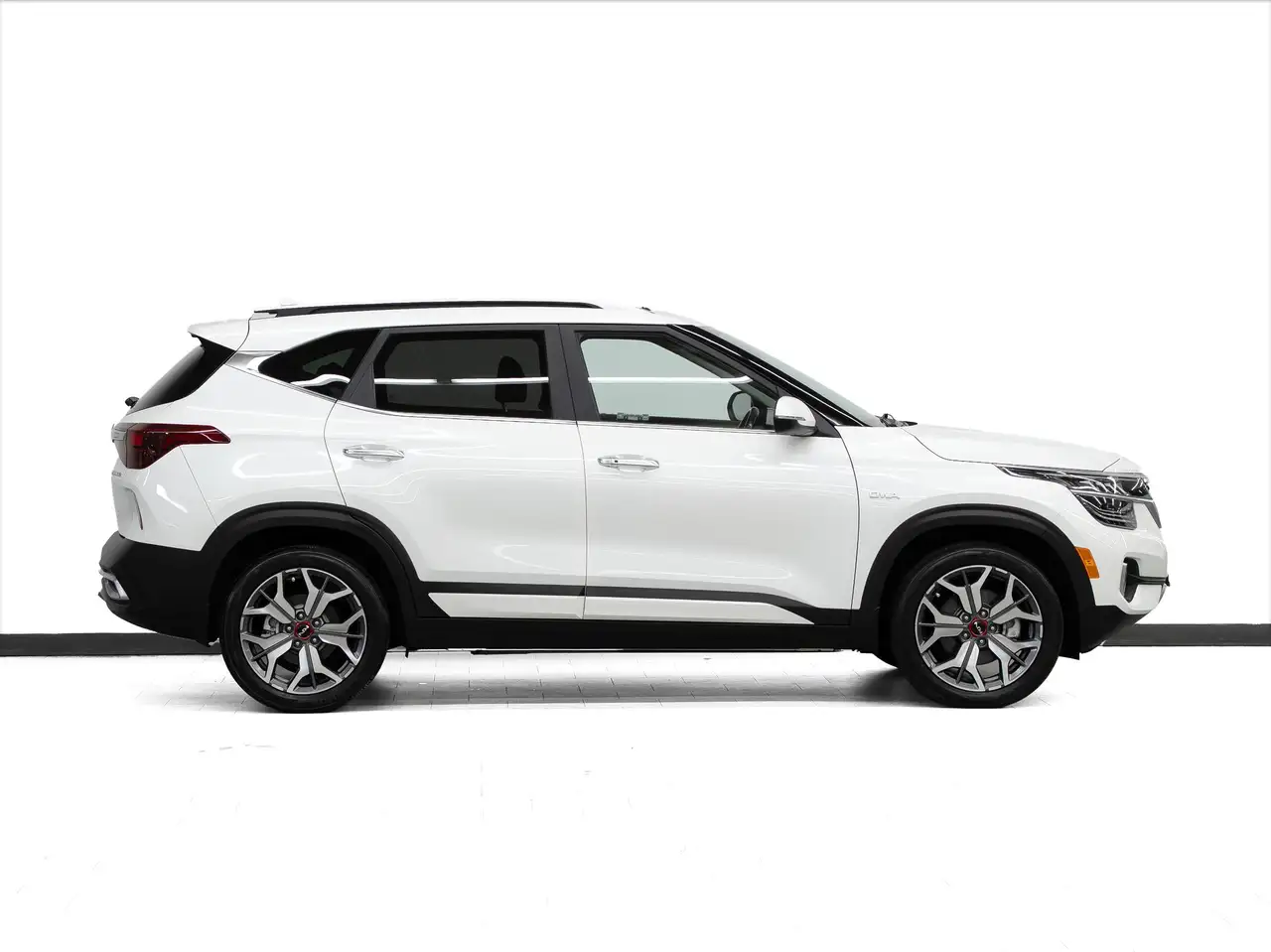 Kia Seltos photo Kia Seltos