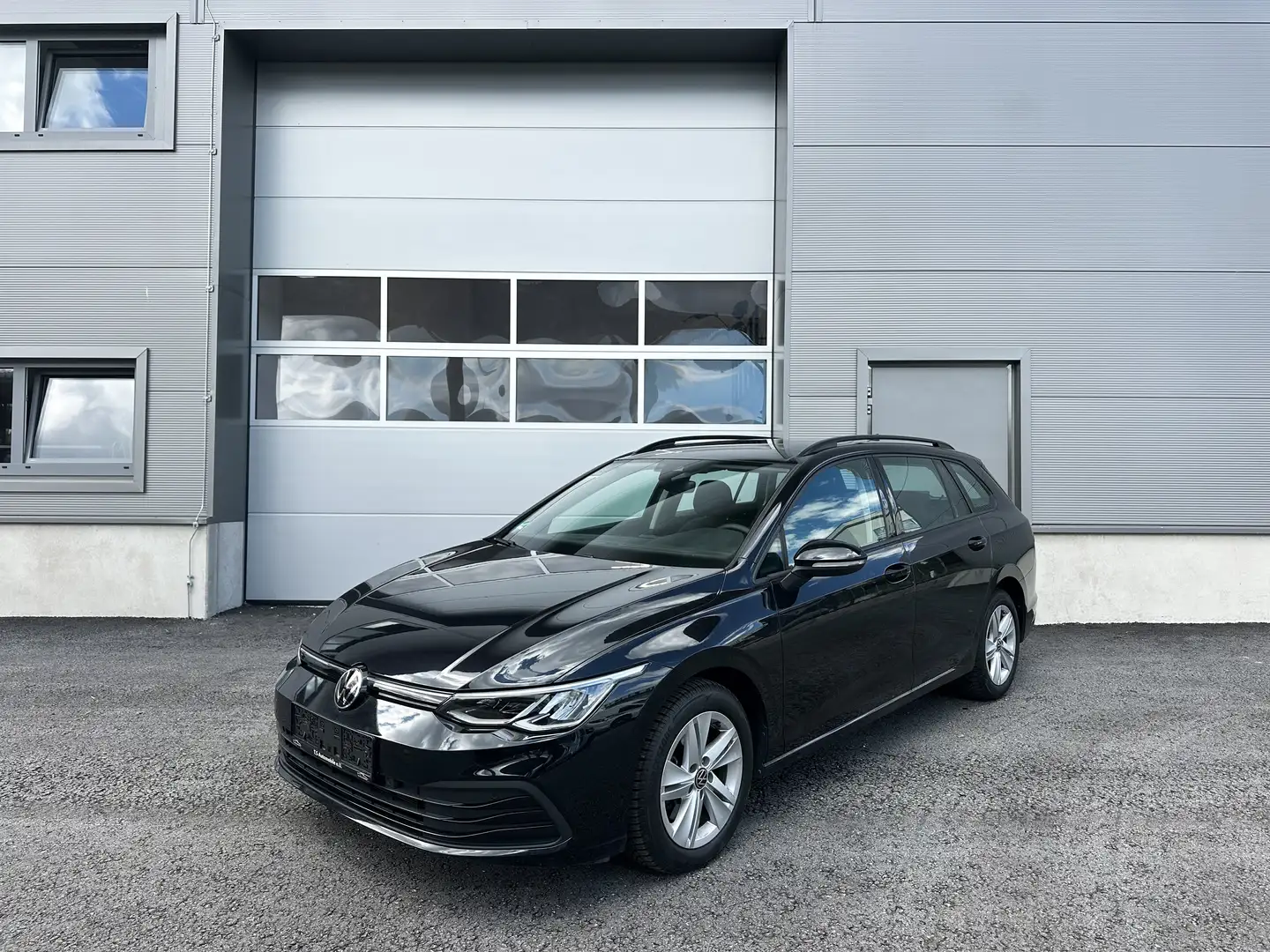 Volkswagen Golf Variant VIII 2.0 TDI DSG Life /Virtual / NAVI+/ APPLE Car/ Schwarz - 1