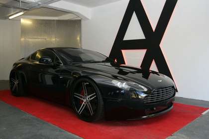 Aston Martin V8 brachiale Optik