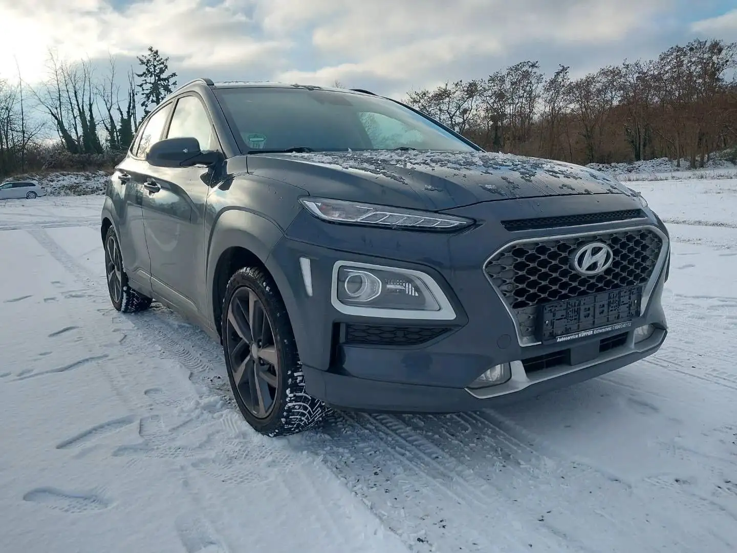 Hyundai KONA Premium 2WD Aut. *LED*Navi*AHK*HeadUp*1.Hd* Grau - 2