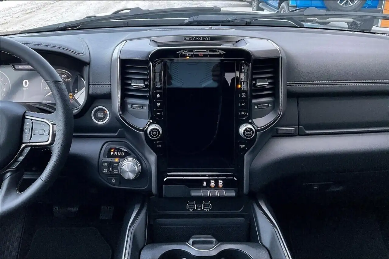 RAM 1500 снимка RAM 1500