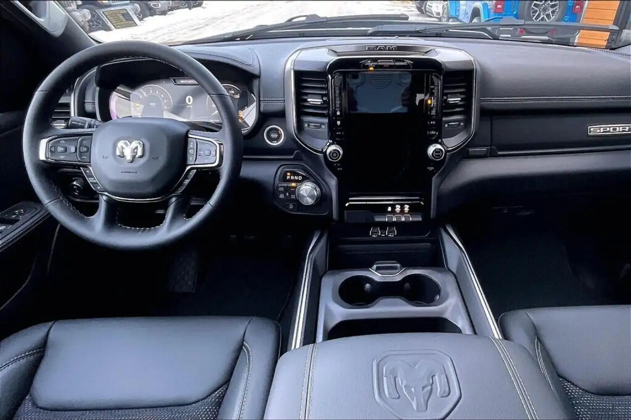 RAM 1500 снимка RAM 1500