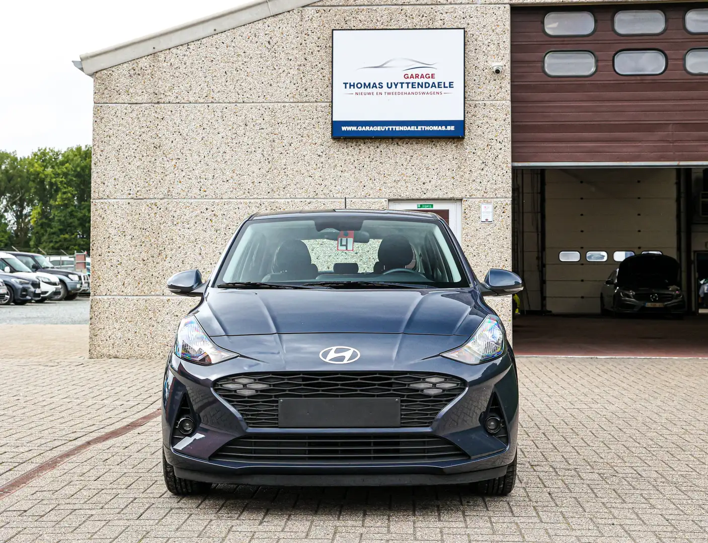 Hyundai i10 TECHNO-PAK*AUTOMAAT*CAMERA*NAVIGATIE*APPLE-CARPLAY Grijs - 2