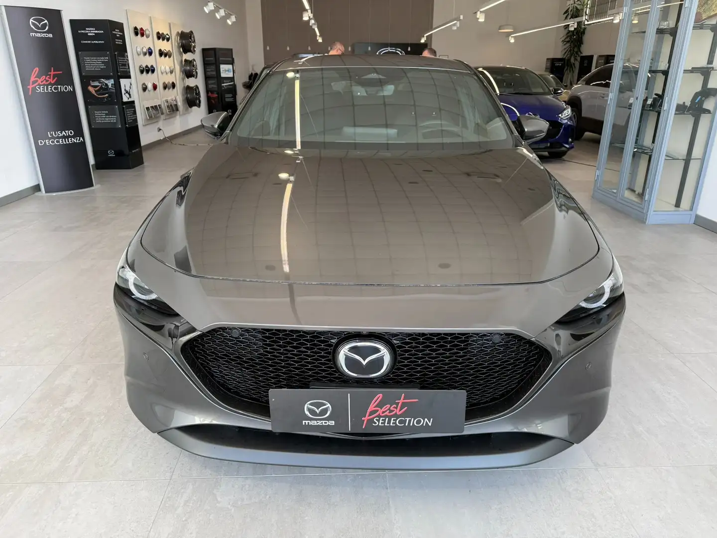 Mazda 3 3 5p 2.0 m-hybrid Exclusive Line Driver Assist. Grau - 2