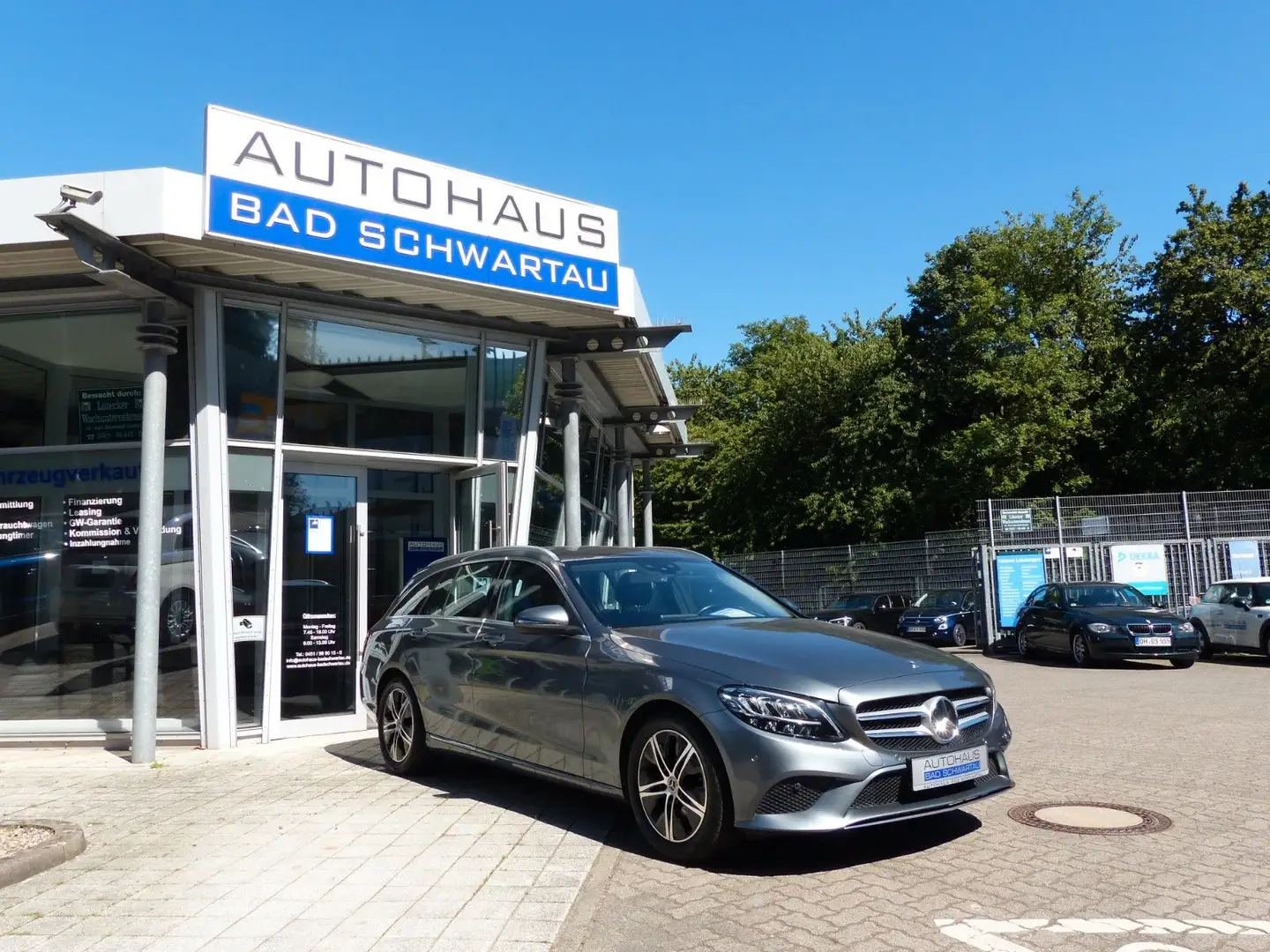Mercedes-Benz C 180 T Avantgarde Aut., Navi, LED, R.-Kamera Grau - 1