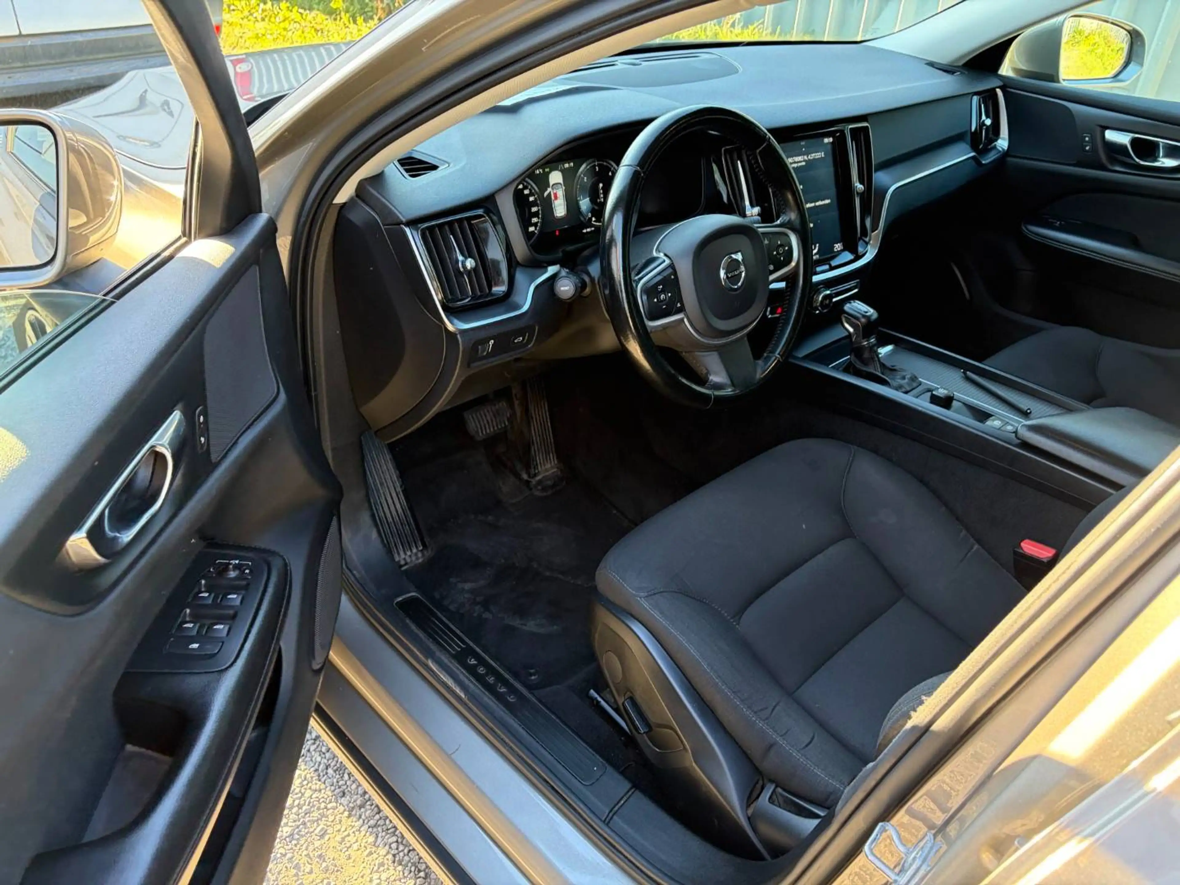 Volvo V60 V60 2.0 Momentum — photo 5