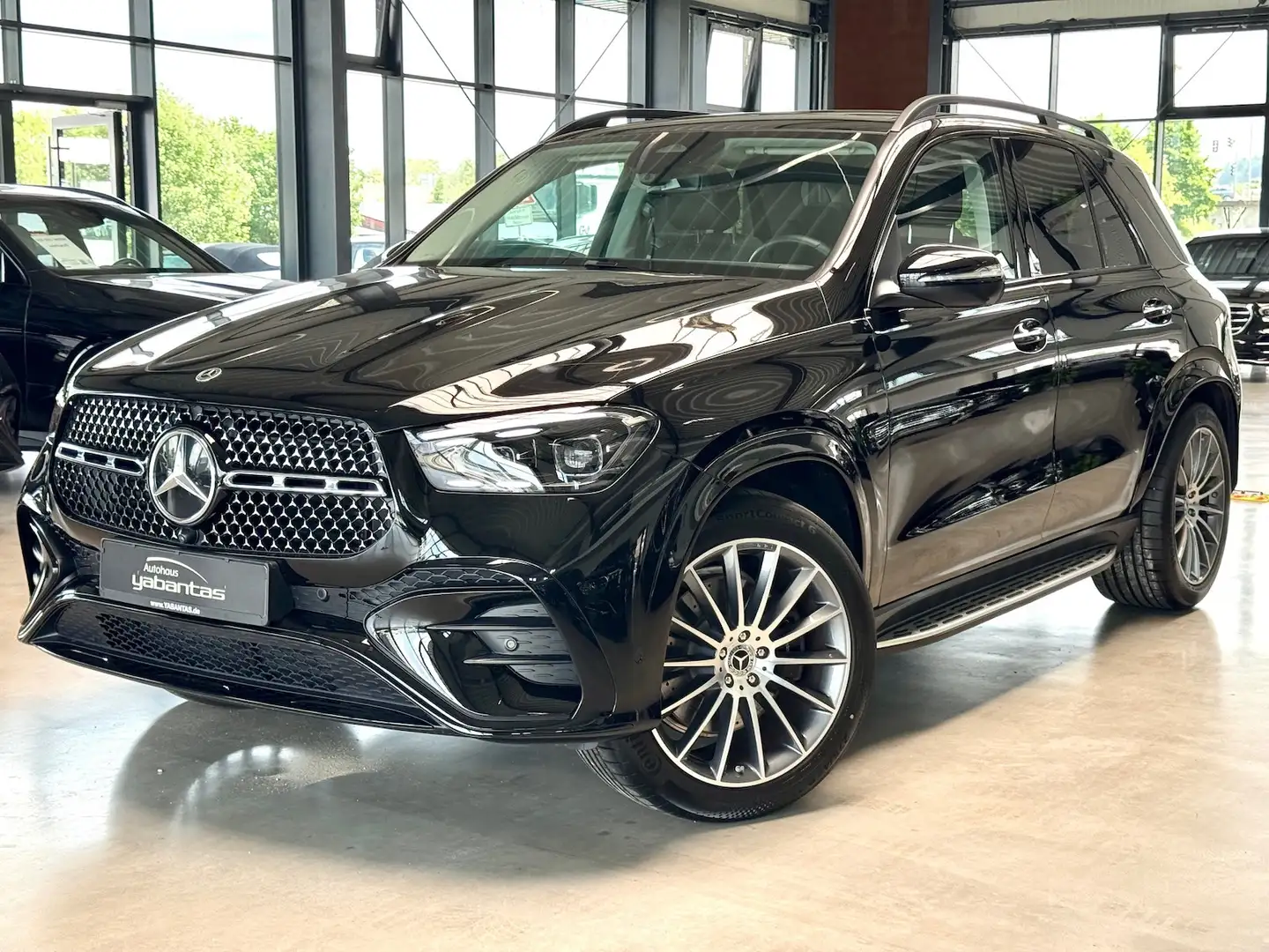 Mercedes-Benz GLE 300 AMG Night Pano AIRMATIC 360°-K AHK KEYLESS-GO Memo Schwarz - 1