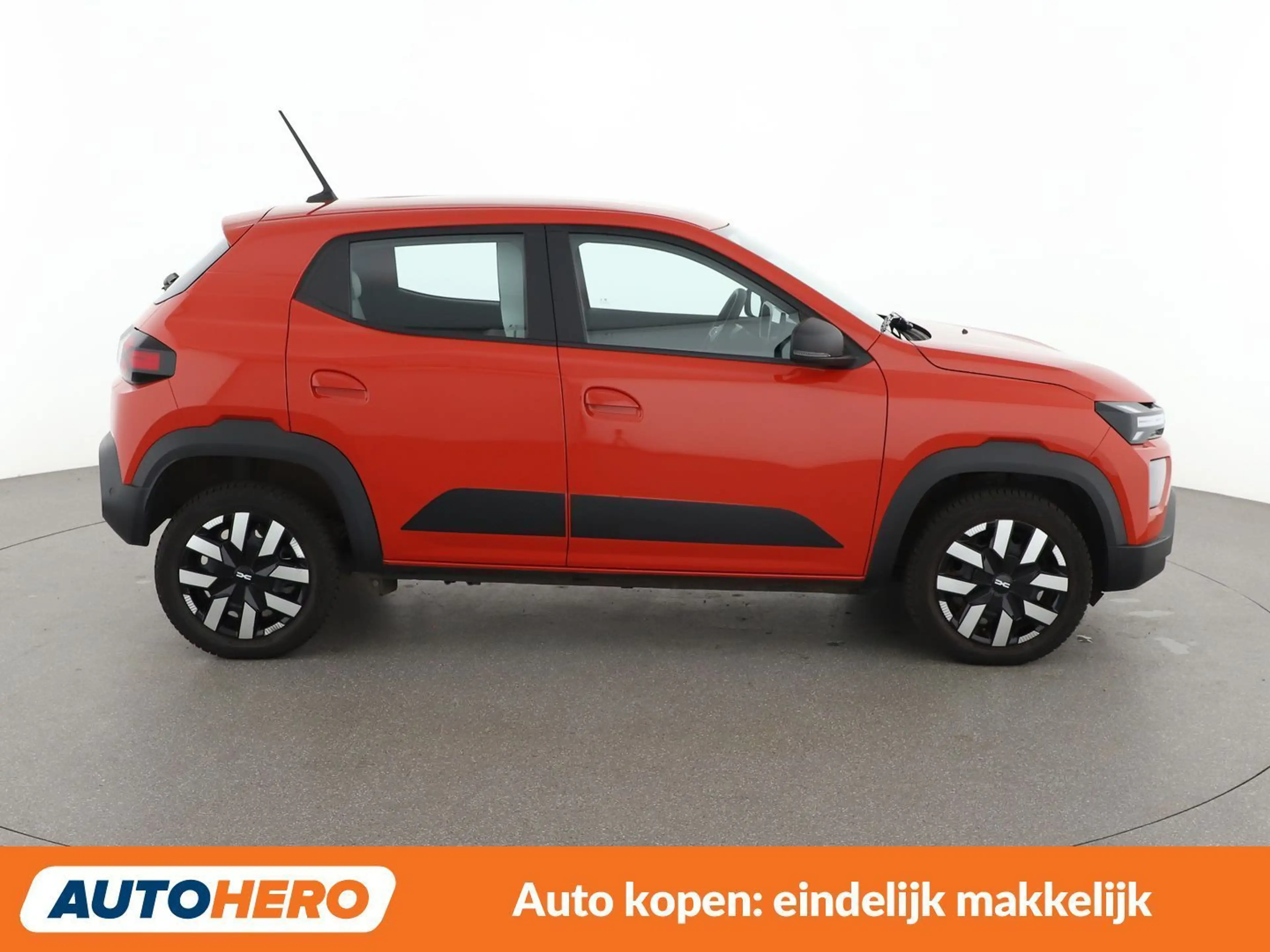 Dacia Spring electric drive 48 kW Expression — photo 16