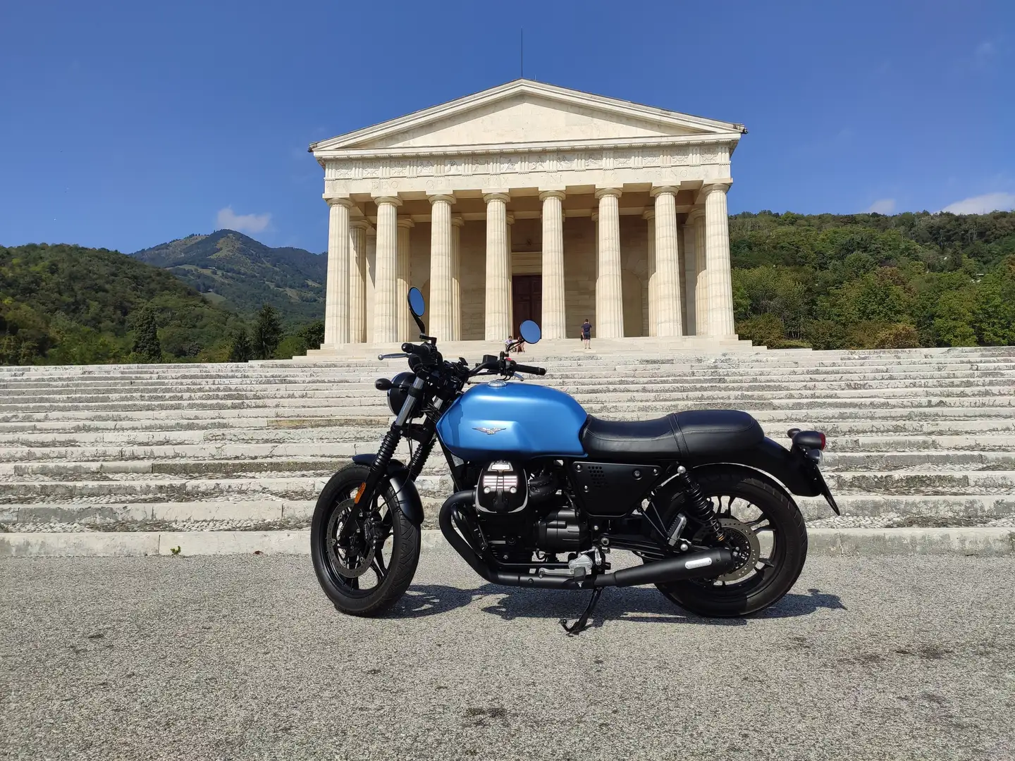 Moto Guzzi V 7 V7 III Stone ABS Bleu - 1