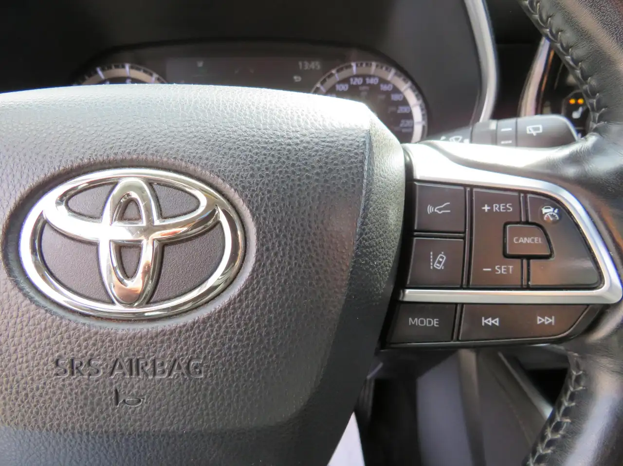 Toyota Highlander снимка Toyota Highlander