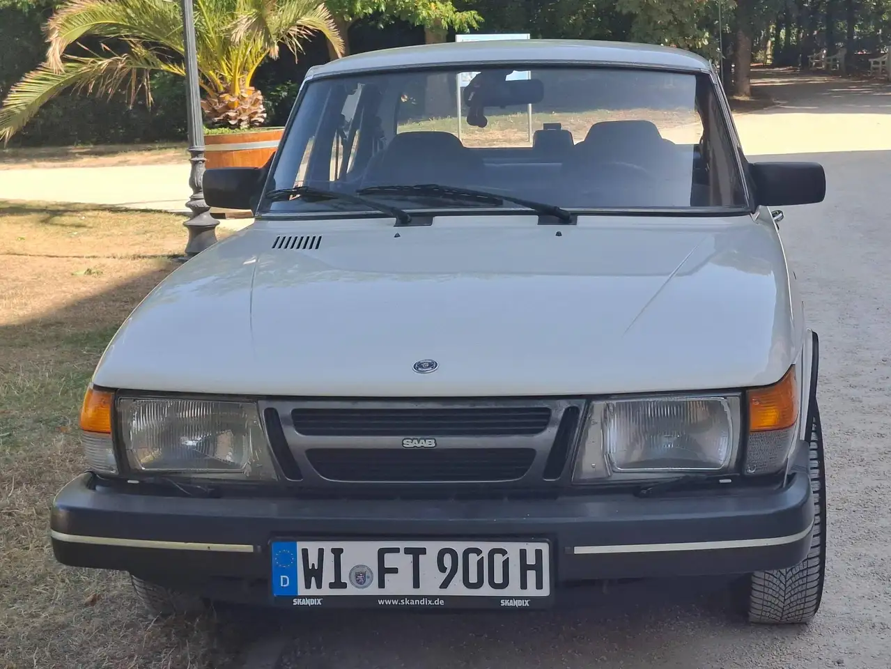 Saab 900 Sedan, foto 4