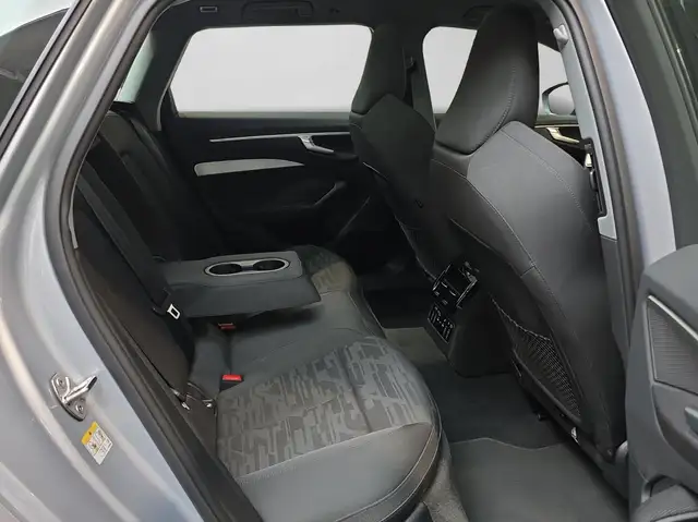 Audi A6 view 6