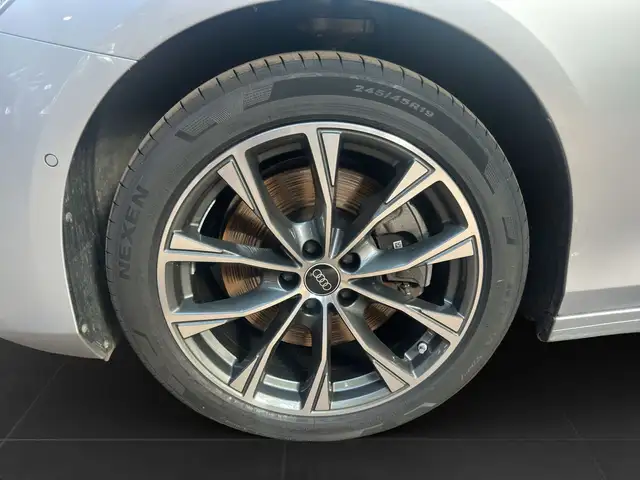 Audi A6 view 7