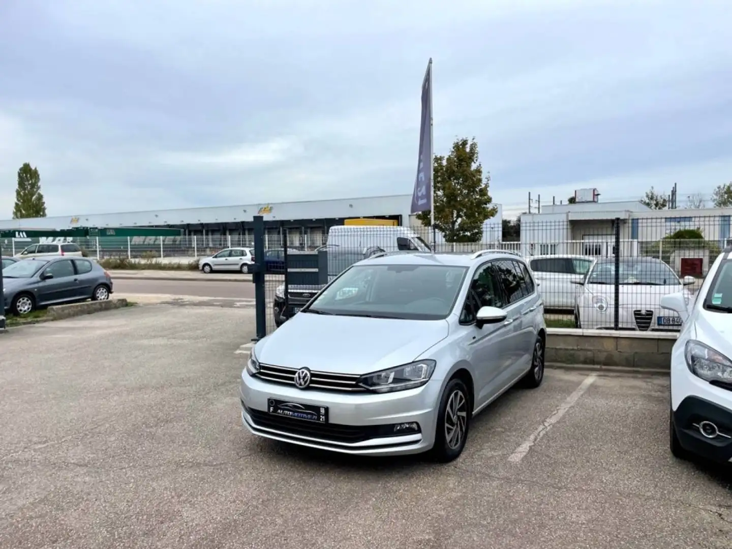 Volkswagen Touran III 2.0 TDI 150ch BlueMotion Technology FAP Confortline Business DSG6 7 places Gris - 1