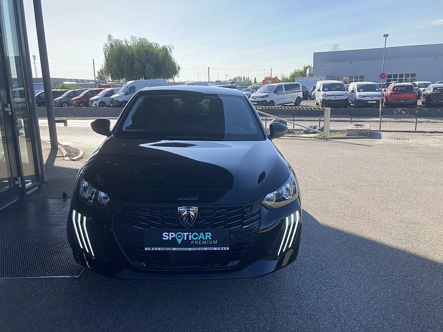Peugeot 208 Hybrid 110 e-DCS6 Allure Schwarz - 2
