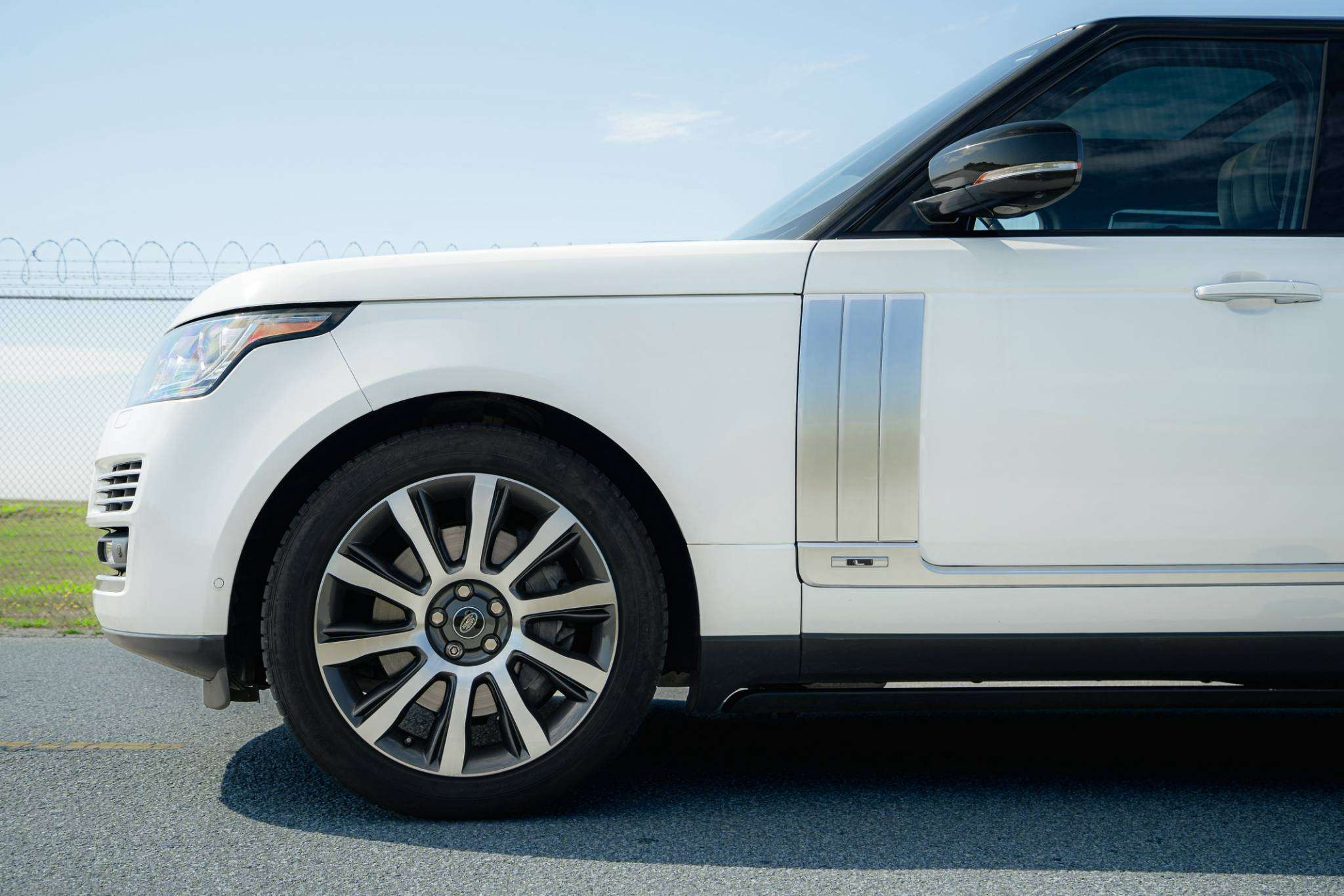 2016 Land Rover Range Rover Autobiography LWB| Ultra Low KM| Mint Condition — снимка 1