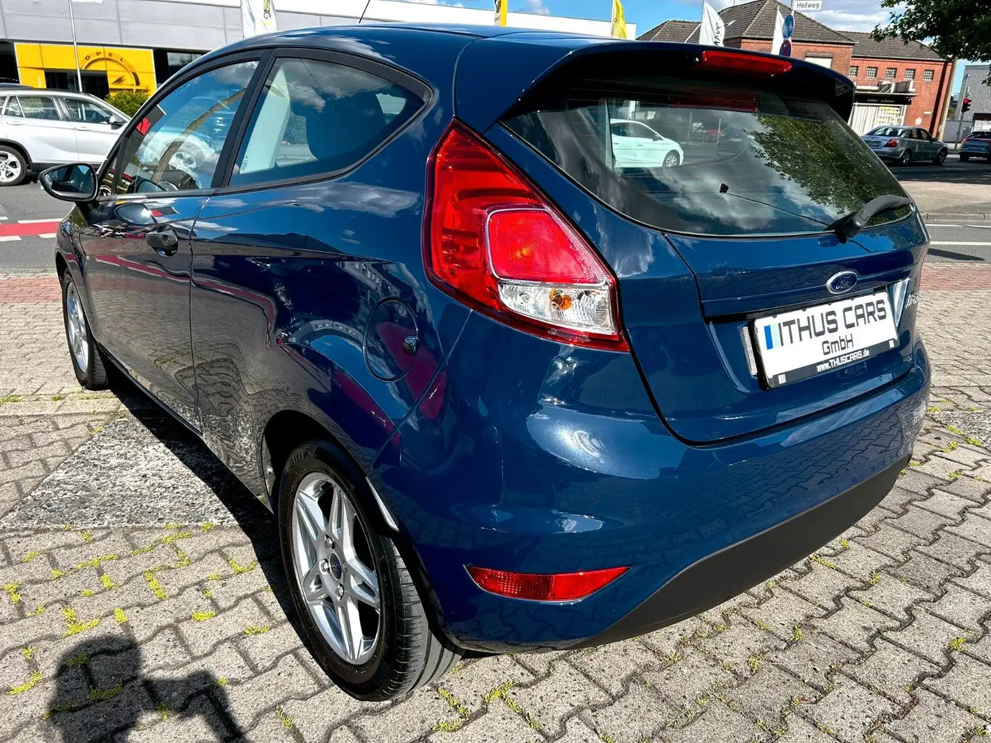 Ford Fiesta Ambiente Blau - 2