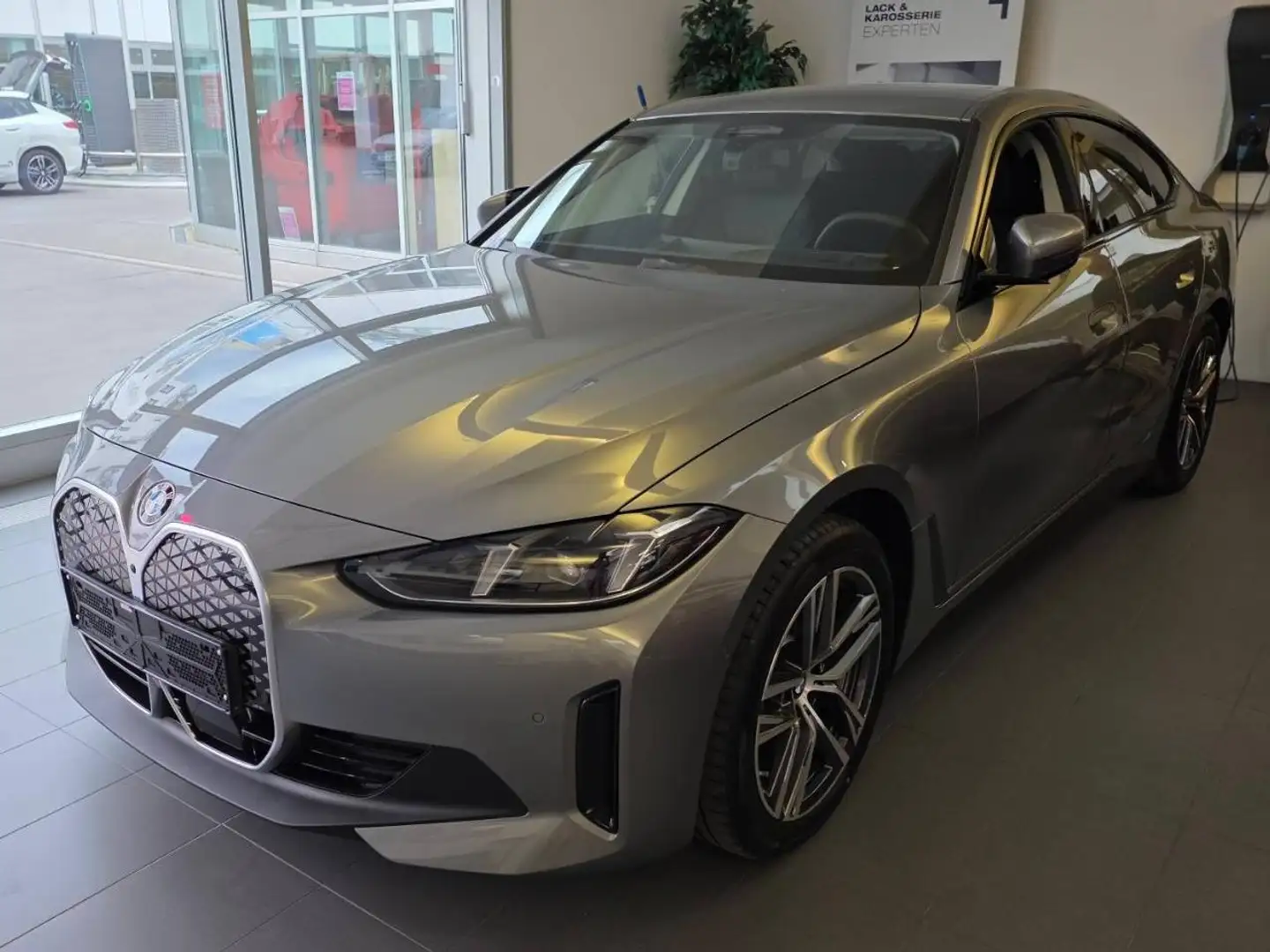 BMW i4 i4 Gran Coupe eDrive35 70,3kWh Grau - 1