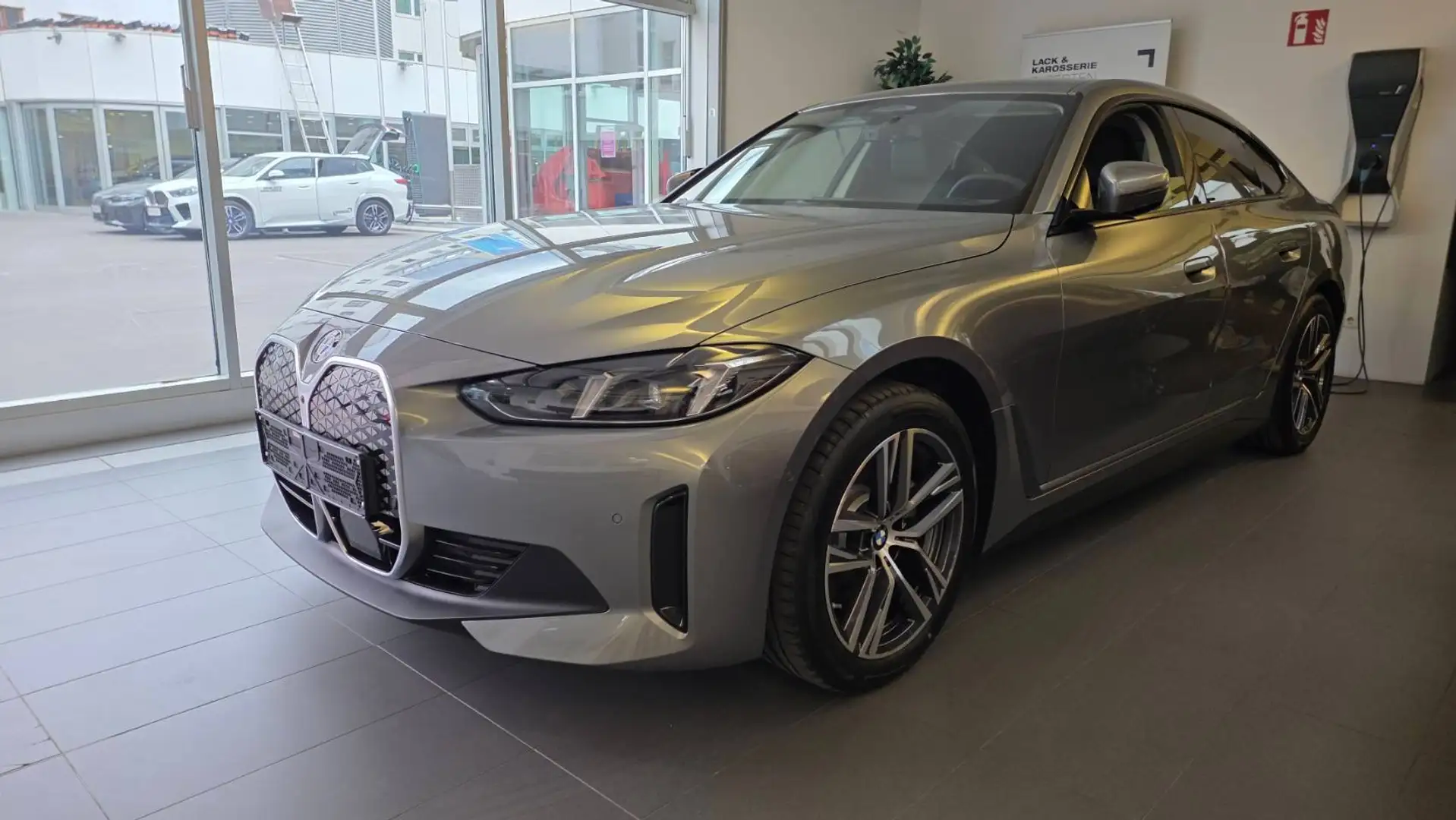 BMW i4 i4 Gran Coupe eDrive35 70,3kWh Grau - 2