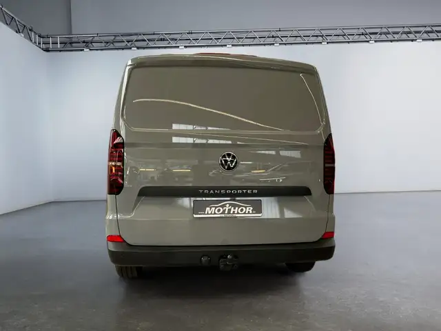 Volkswagen Transporter view 5