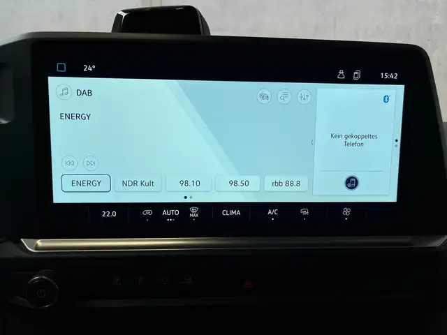 Volkswagen Transporter view 13