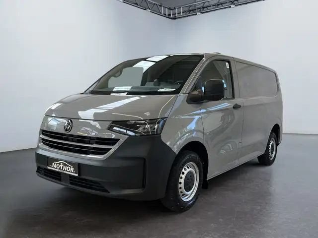 Volkswagen Transporter view 2