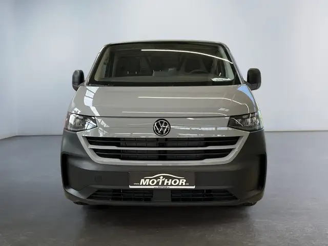Volkswagen Transporter view 6