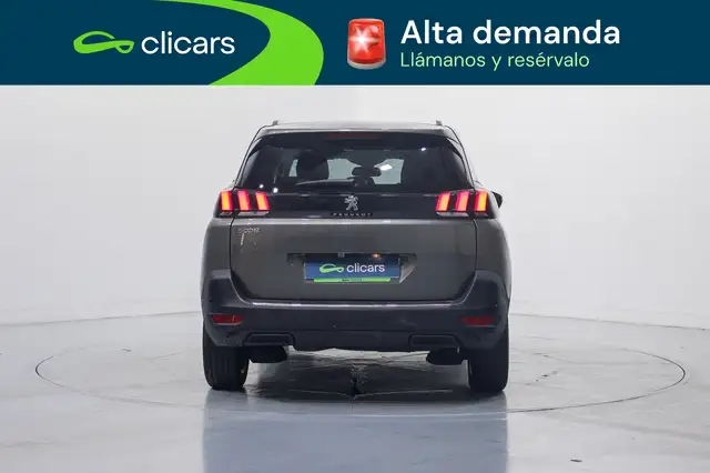 Peugeot 5008 view 4
