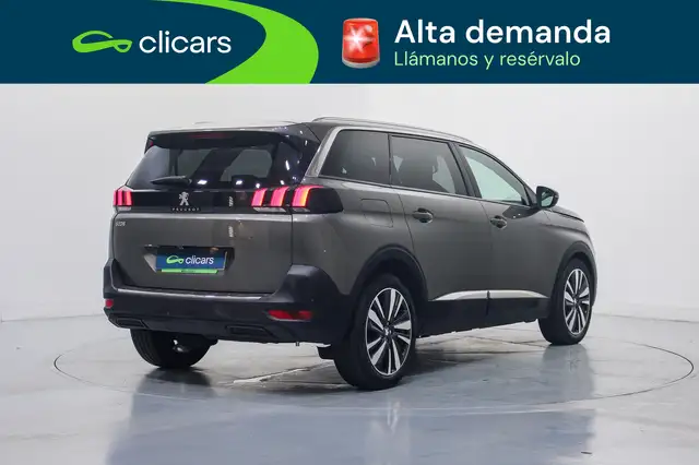 Peugeot 5008 view 5