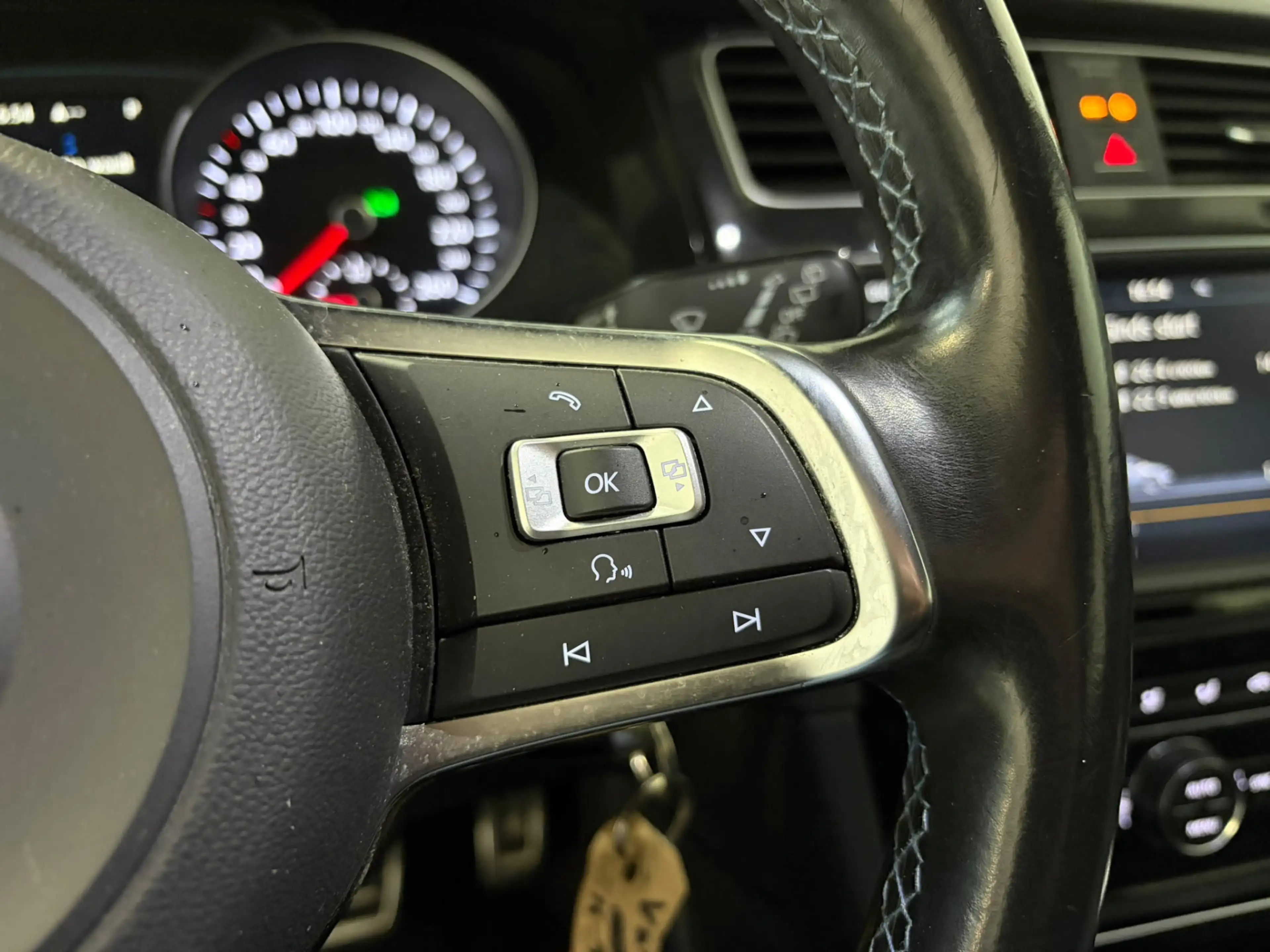 Volkswagen Golf GTE 1.4 TSI — photo 12