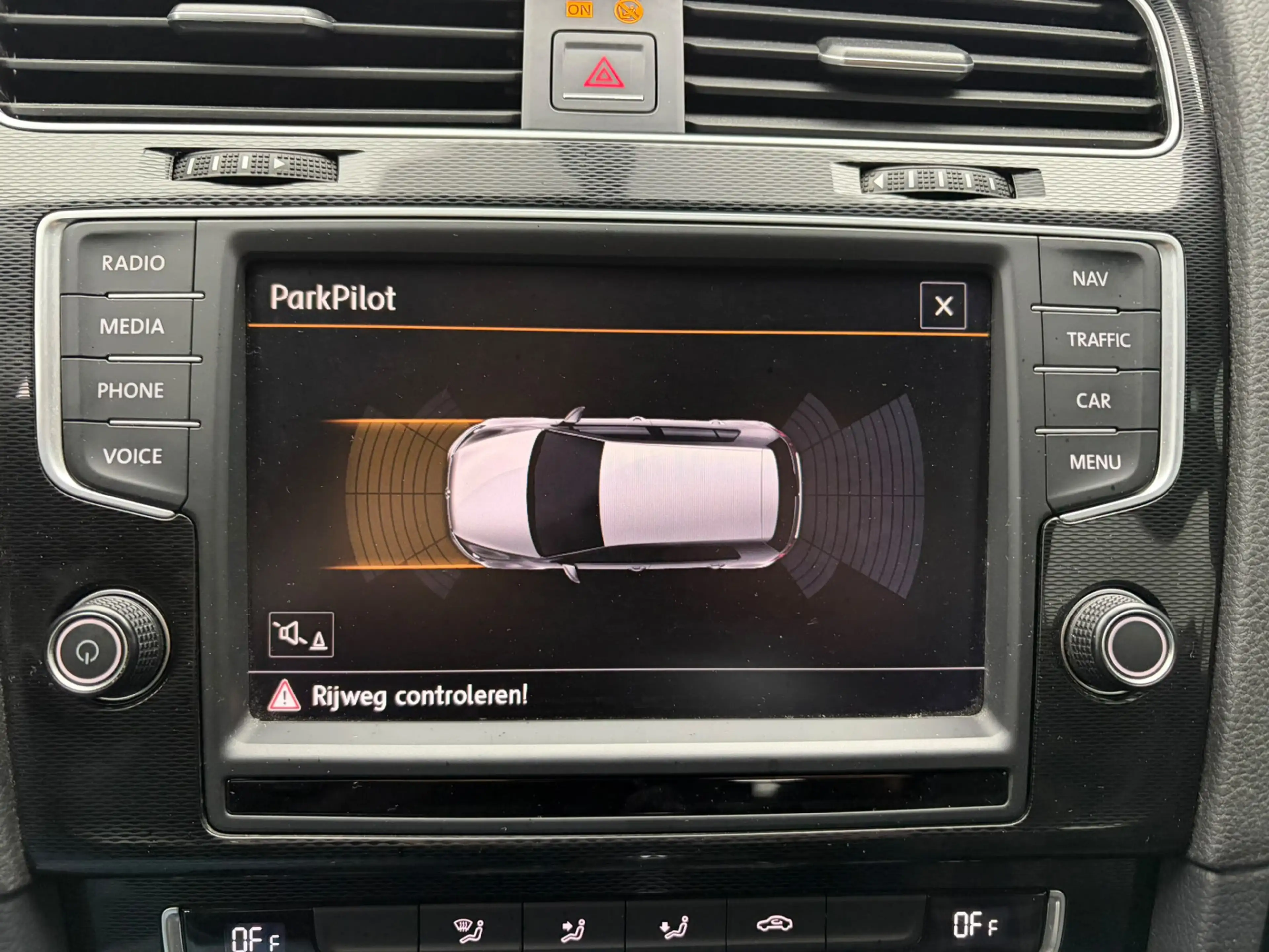 Volkswagen Golf GTE 1.4 TSI — photo 15