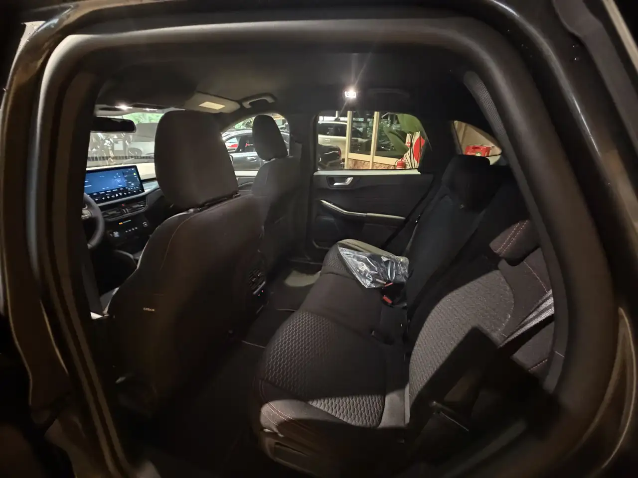 Ford Kuga 2.5 PHEV ST-Line WINTERPAKKET VERWARMD STUUR/S, миниатюра 30
