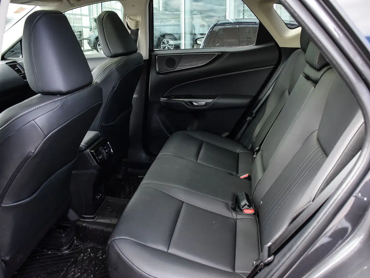 Lexus NX снимка Lexus NX