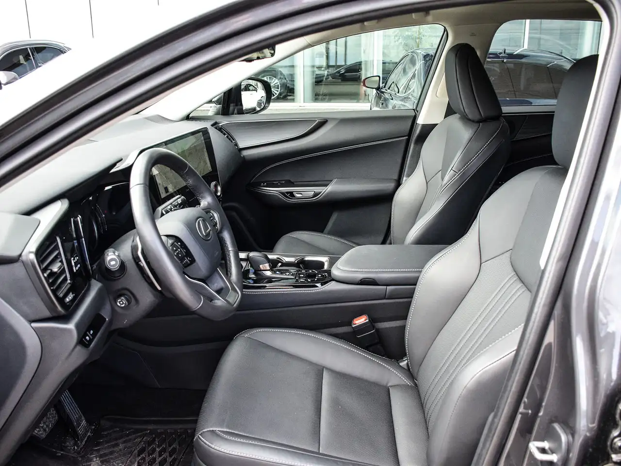 Lexus NX снимка Lexus NX