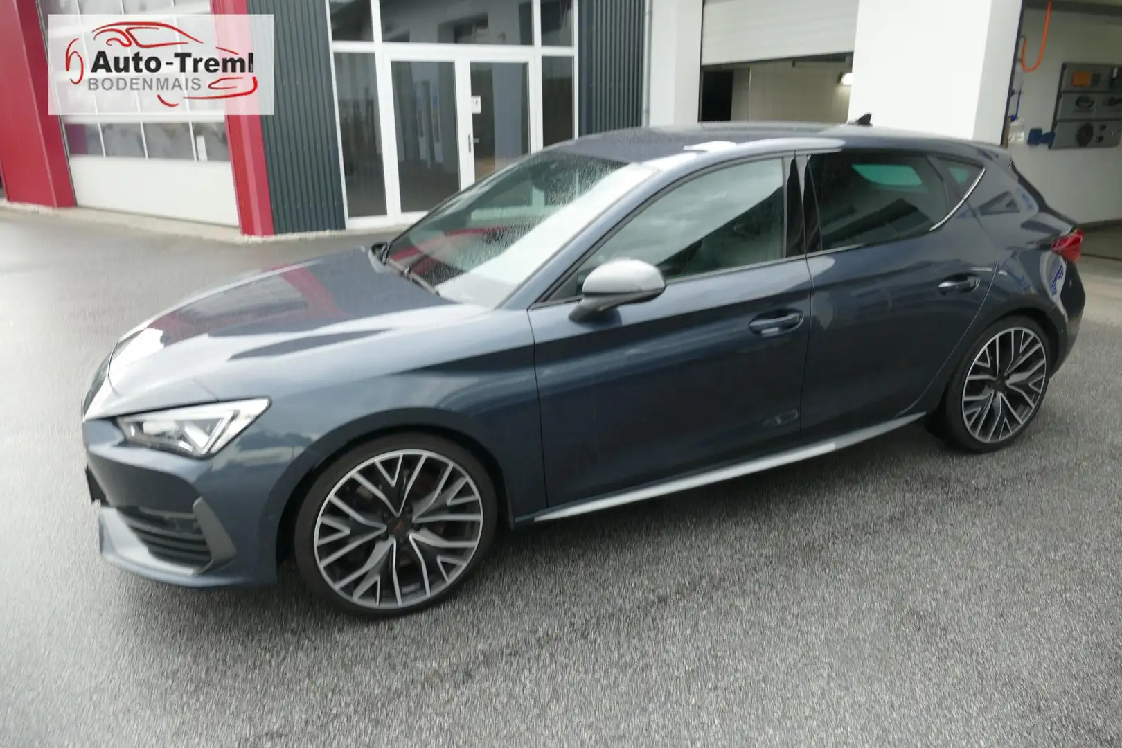 CUPRA Leon Limousine 2.0 TSI DSG 300 PS Navi Beats Kamera ... Grau - 2