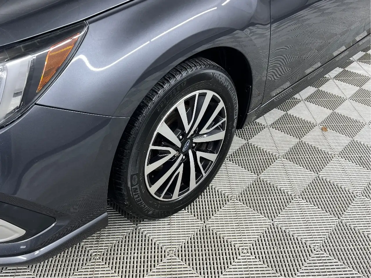 Subaru Legacy снимка Subaru Legacy
