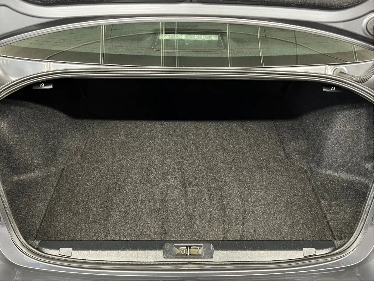 Subaru Legacy снимка Subaru Legacy